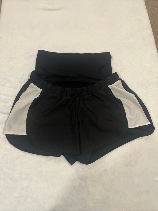 a:glow Pants - A Glow Active Black and White Athletic Shorts - Size Small MATERNITY